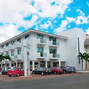 hotel-plaza-playa-playa-del-carmen.allrivieramayahotels.com/